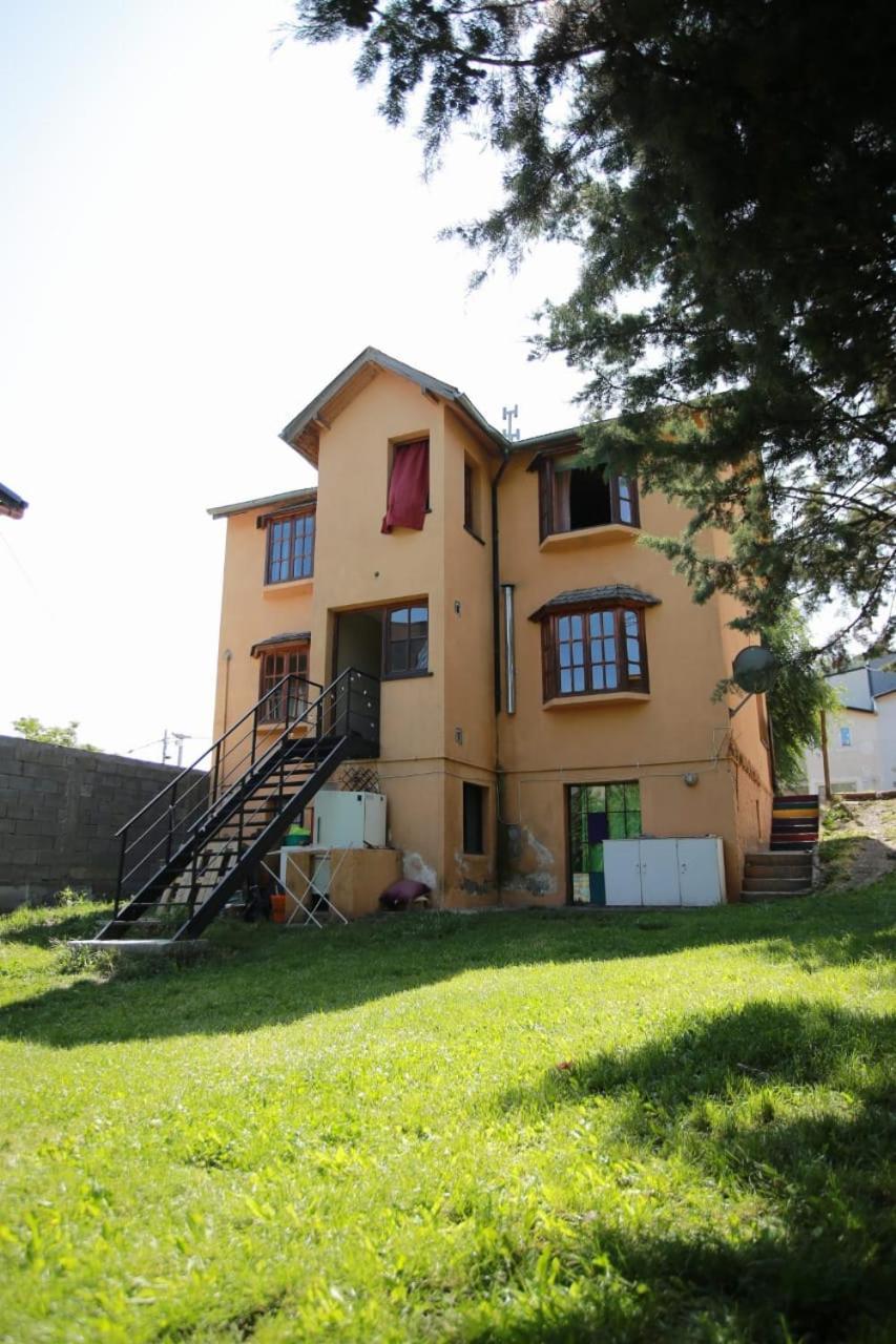 La Casa De Emma Pansiyon Esquel Dış mekan fotoğraf